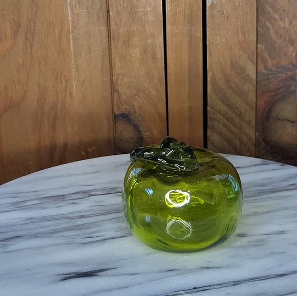 Amber Glass Apple - Picture 9 of 12